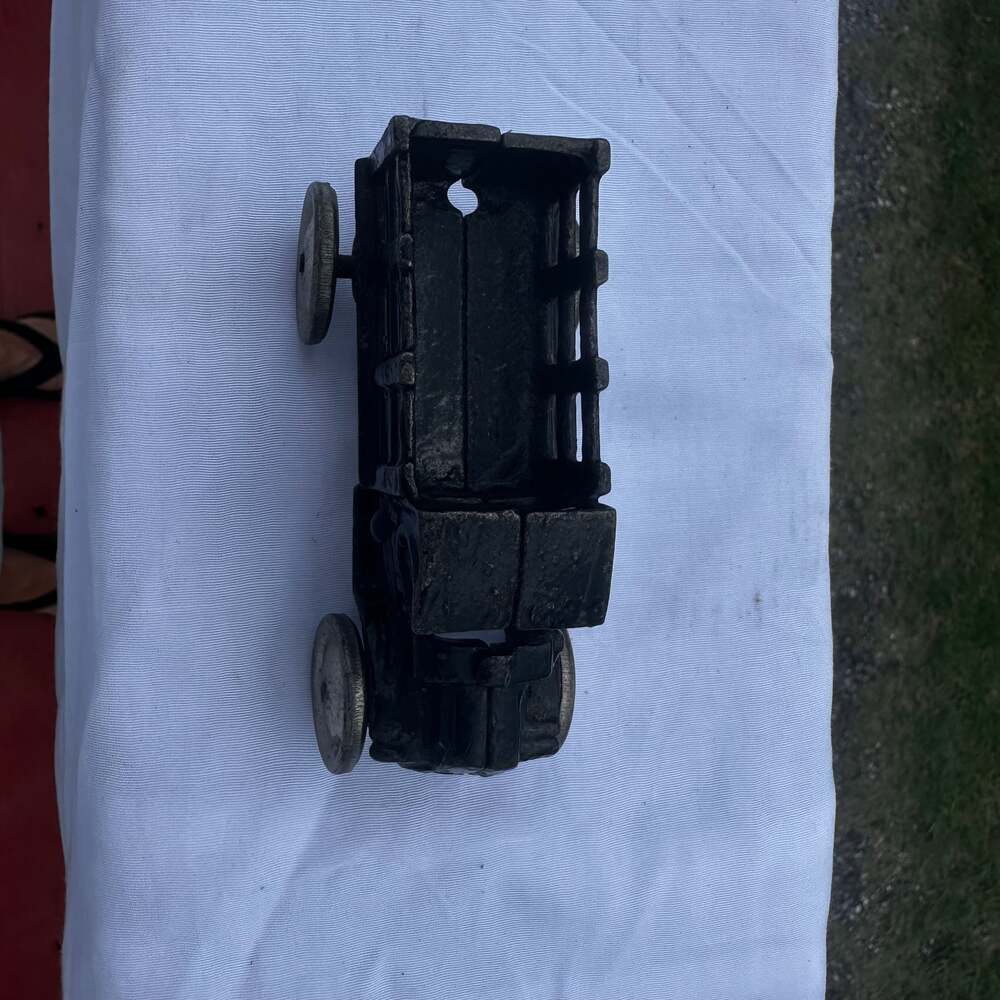 Vintage Cast Iron Mack C Truck Toy - Picture 5 of 7